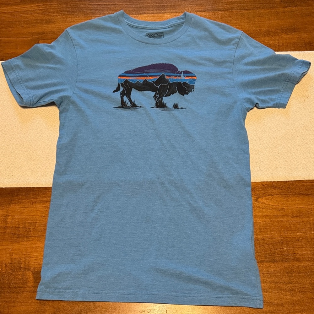 Patagonia Slate Blue Crew Neck Buffalo  Tee size small slim fit
